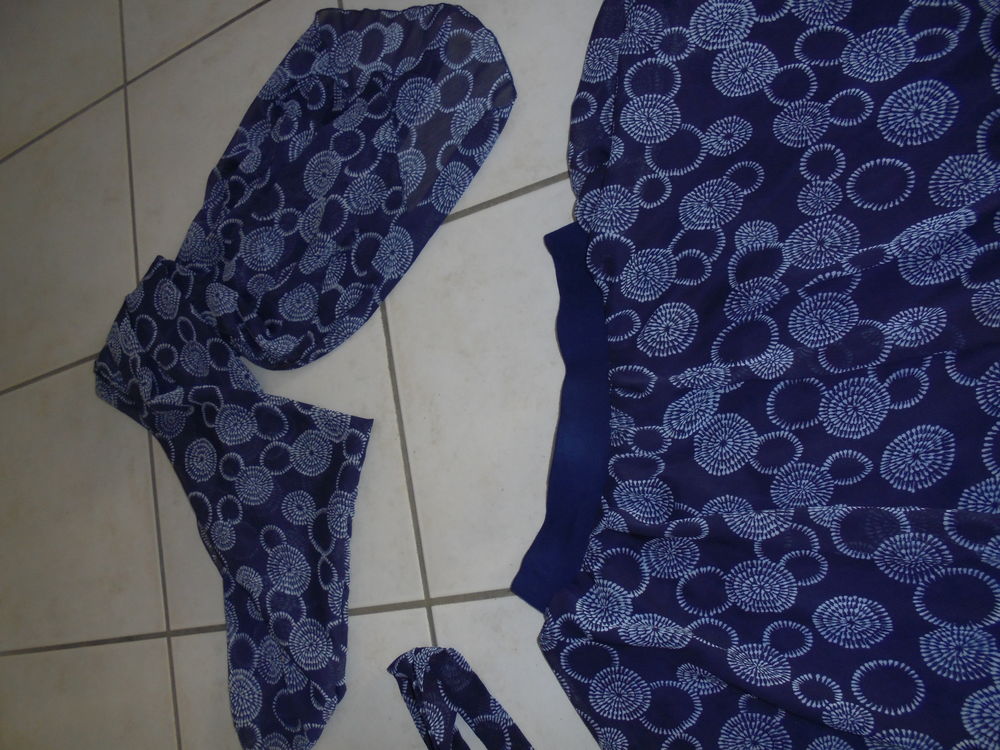Jupe cr&ecirc;pe, &eacute;tolle et ceinture Vêtements