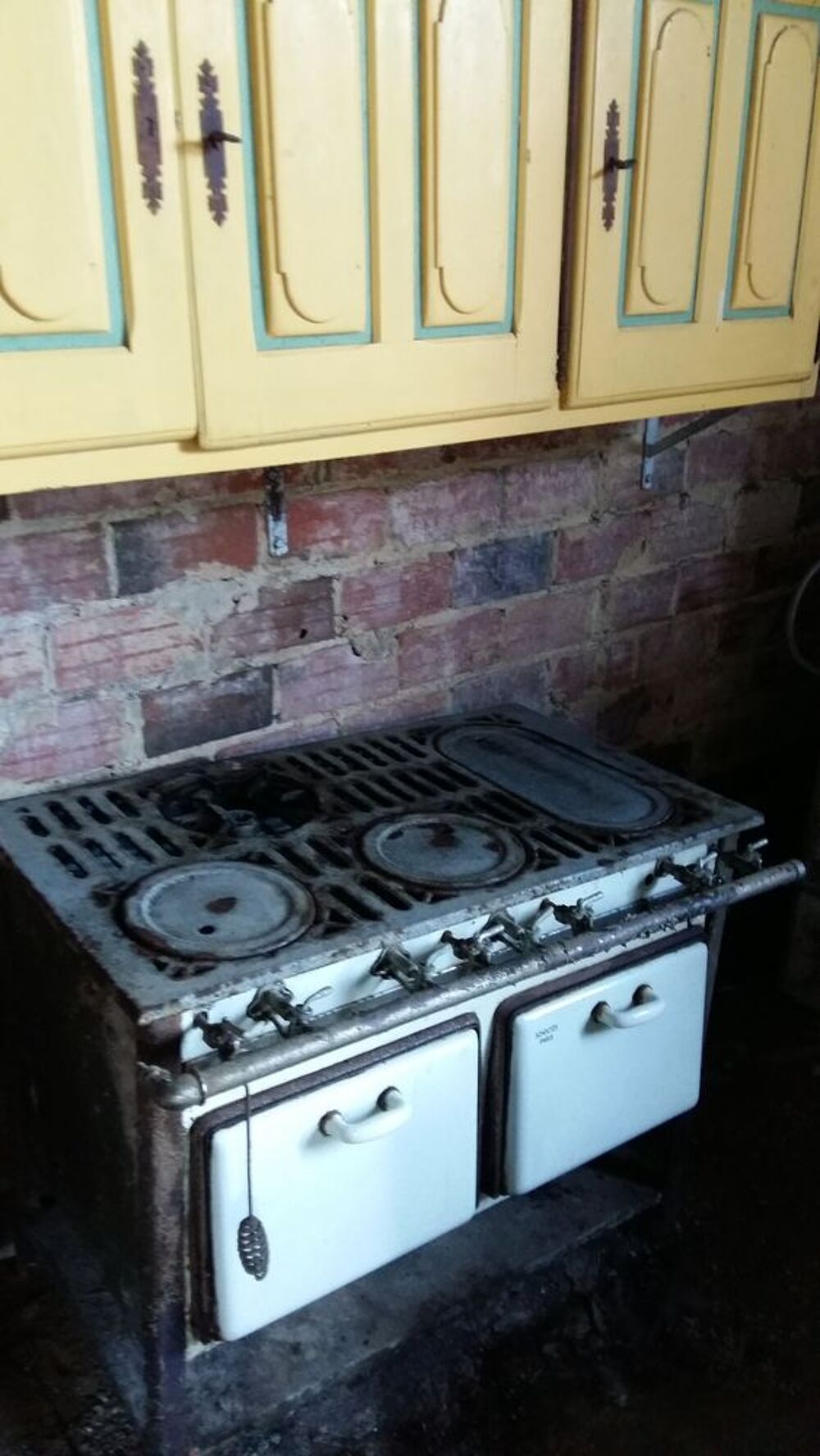 Cuisini&egrave;re ancienne SCHOLTES. Cuisine