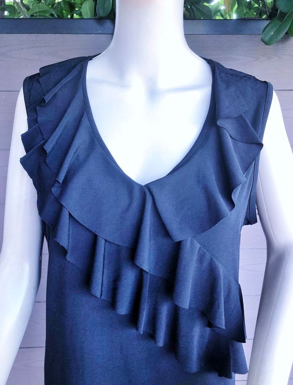 FIORELLA DI VERDI - HAUT NOIR AVEC VOLANTS SUR BUSTE Vêtements