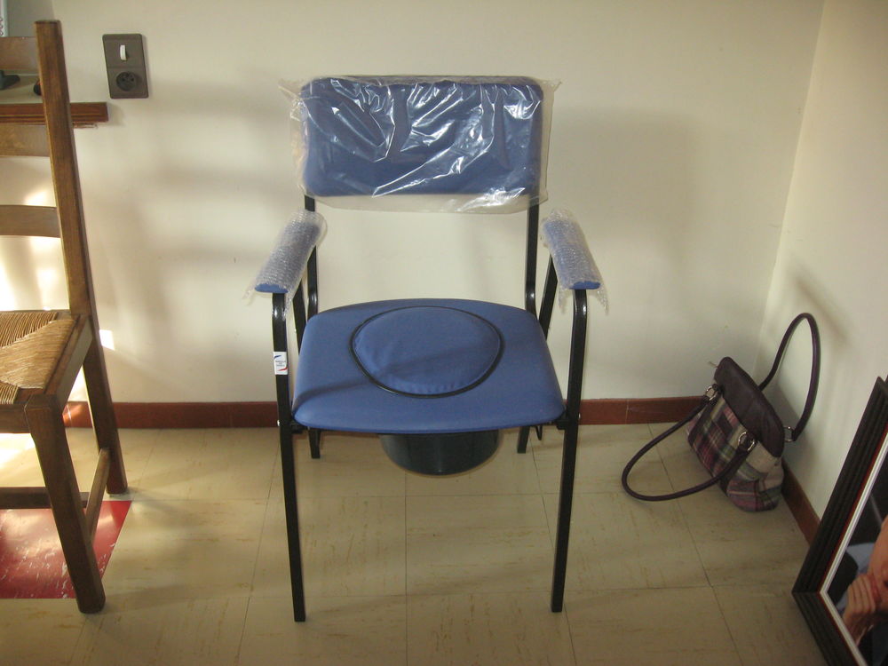 chaise perc&eacute;e Meubles