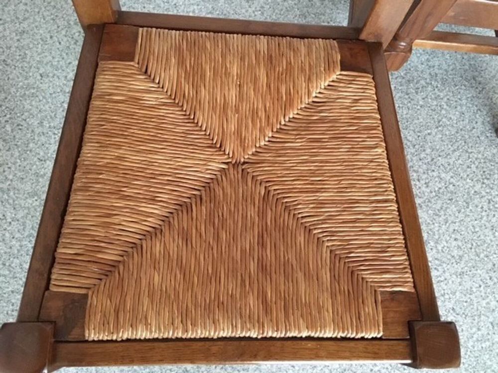 Cinq chaises en ch&ecirc;ne 27 Meubles