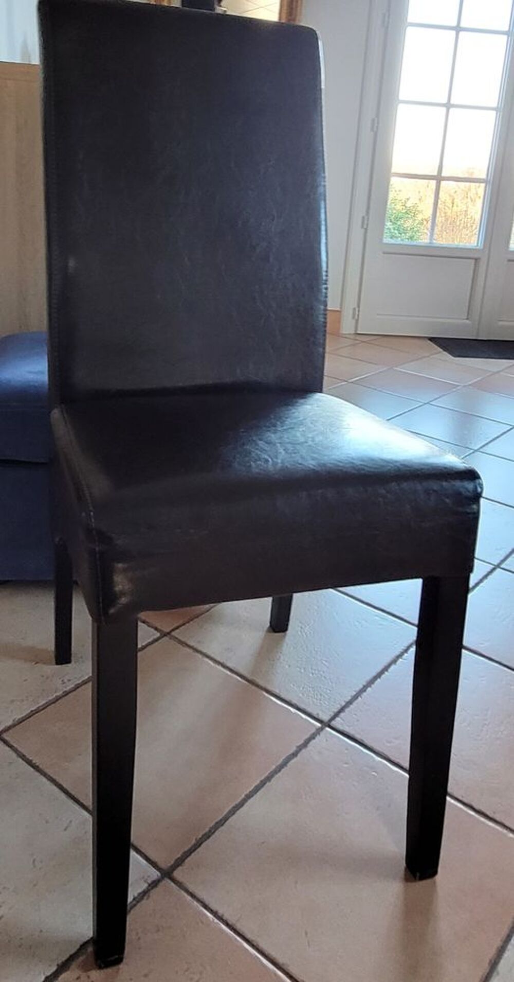 Table et 6 chaises Meubles