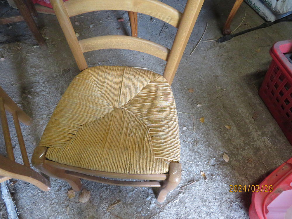 table en noyer et 2 rallonges + 6 chaises Meubles