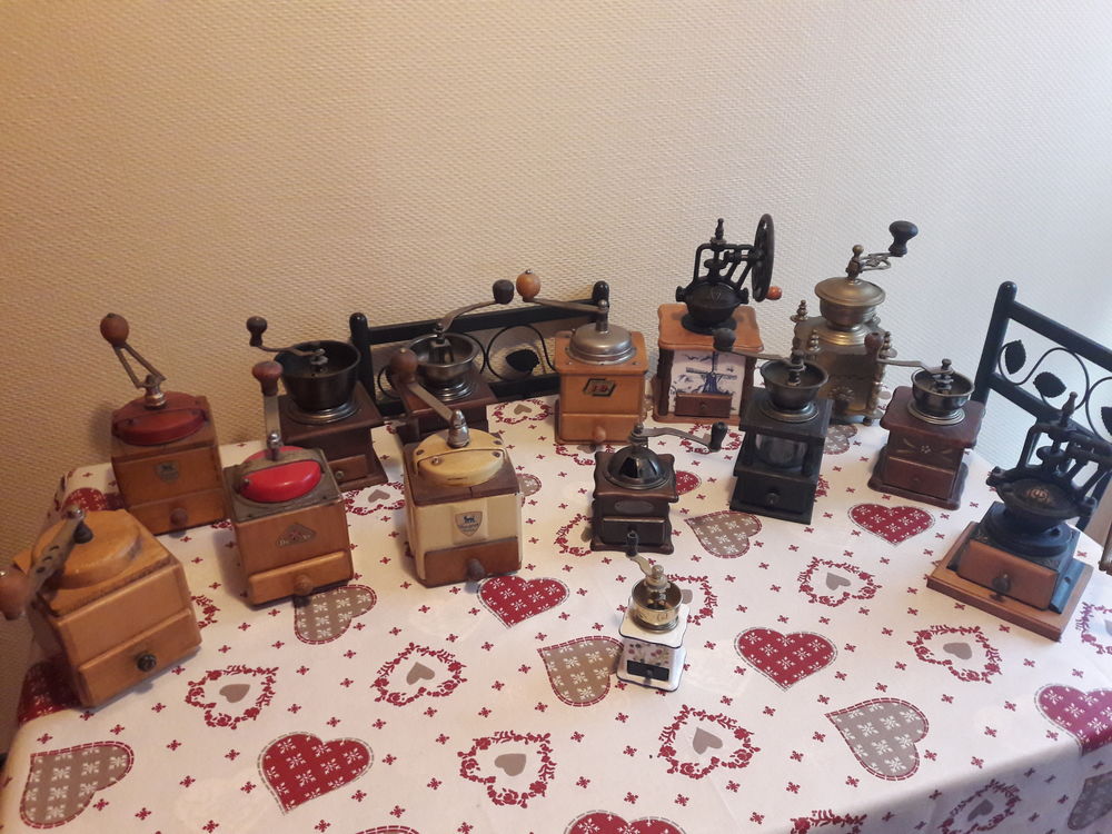  moulins &agrave; caf&eacute; anciens 