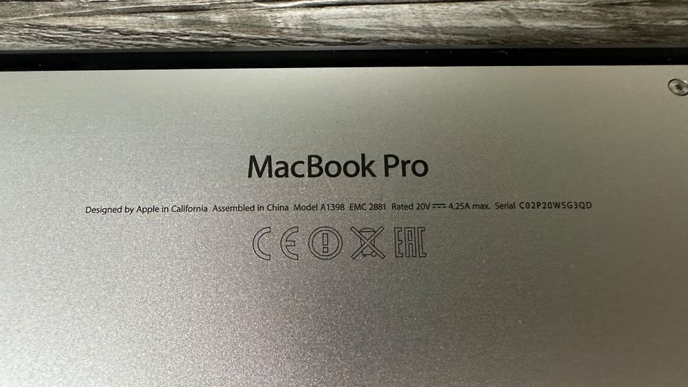 MacBook Pro 15 pouces Retina A1398 (mid-2014) + accessoires Matériel informatique