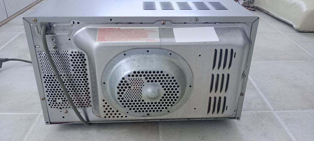 Four Micro-ondes Grill Electroménager