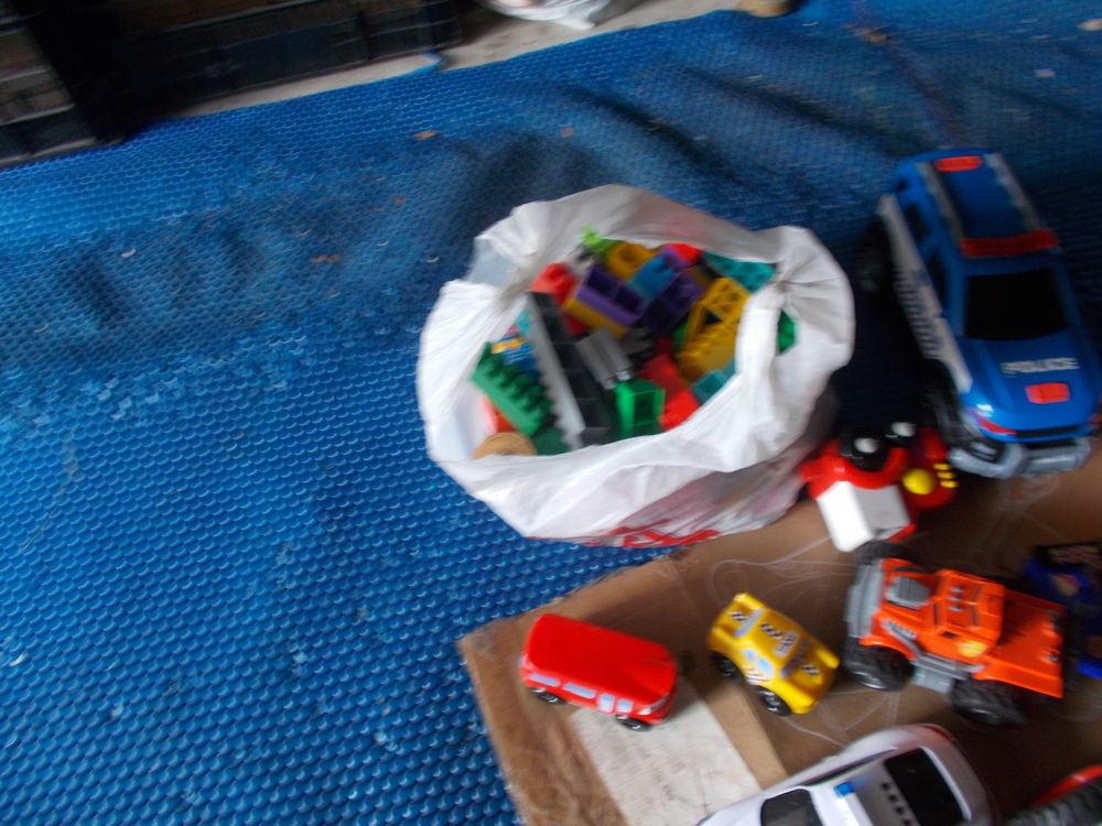 lot de jouets vehicules et legos Jeux / jouets