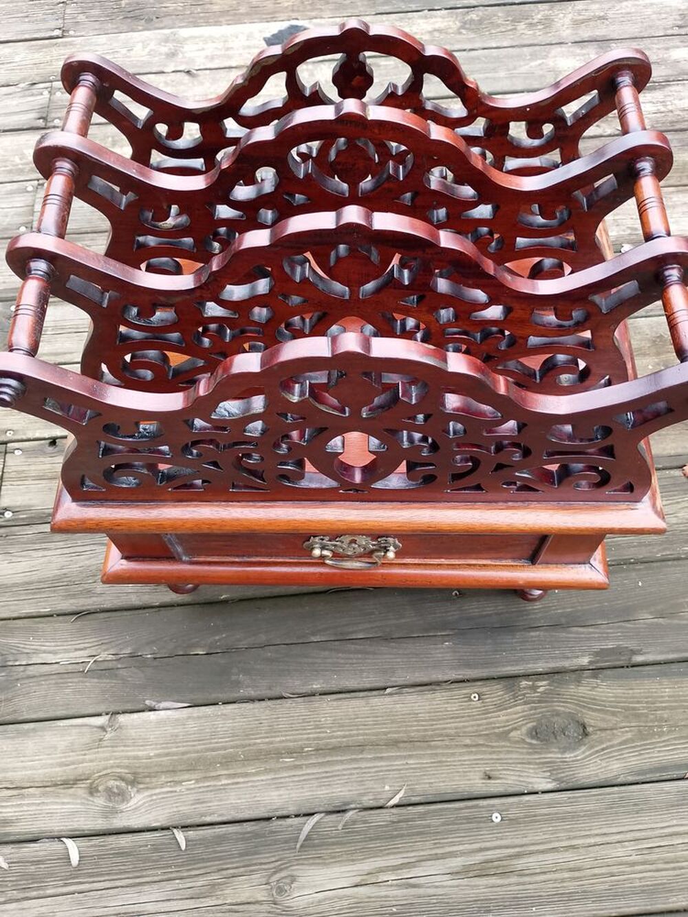 Ancien porte revues en bois RE-BAISSE DE PRIX Décoration
