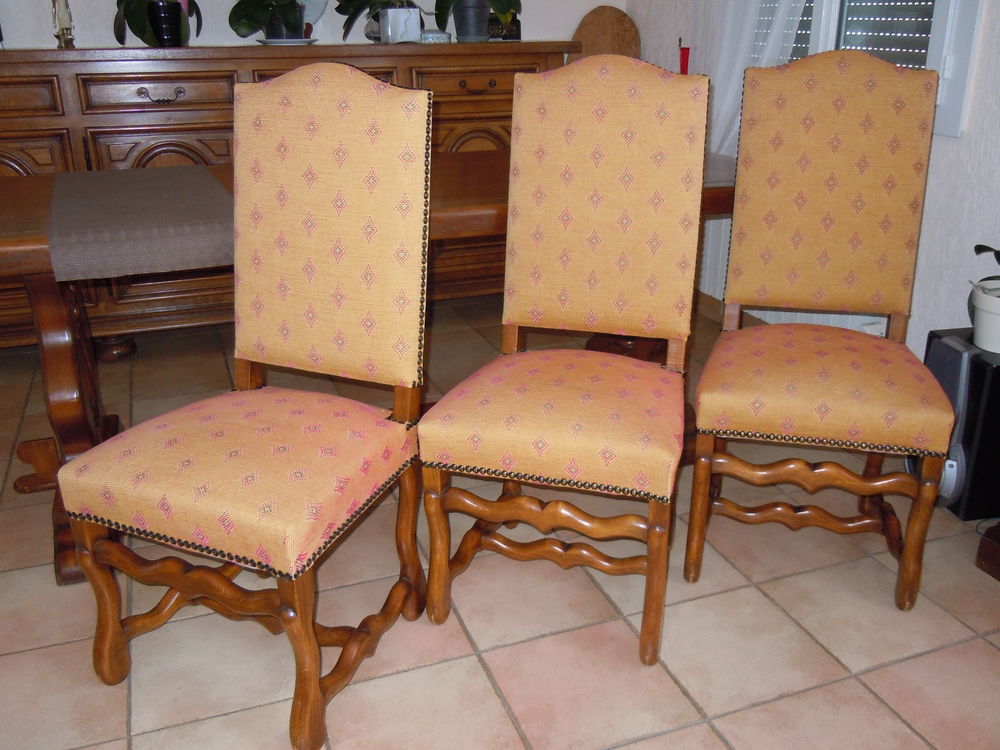 table et chaise en ch&ecirc;ne tr&egrave;s bon &eacute;tat Meubles