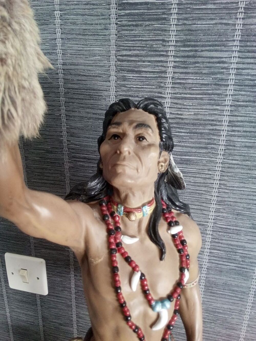 2 Grandes statues am&eacute;rindiens indiens avec f&ecirc;lures Décoration