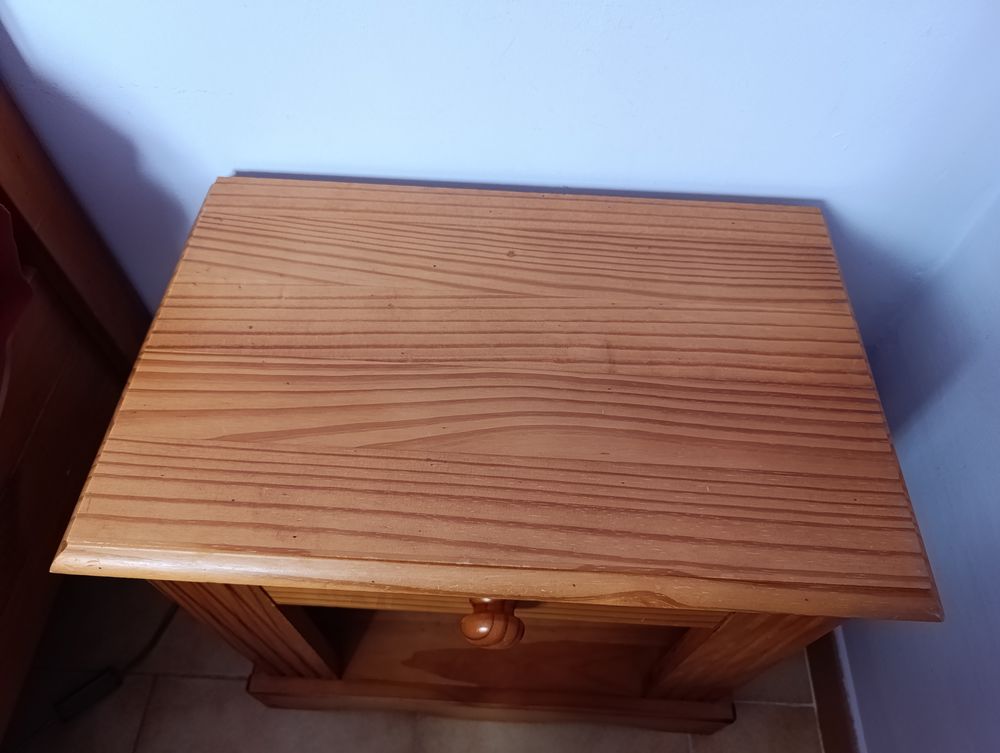 Table de chevet en bois avec tiroir Meubles