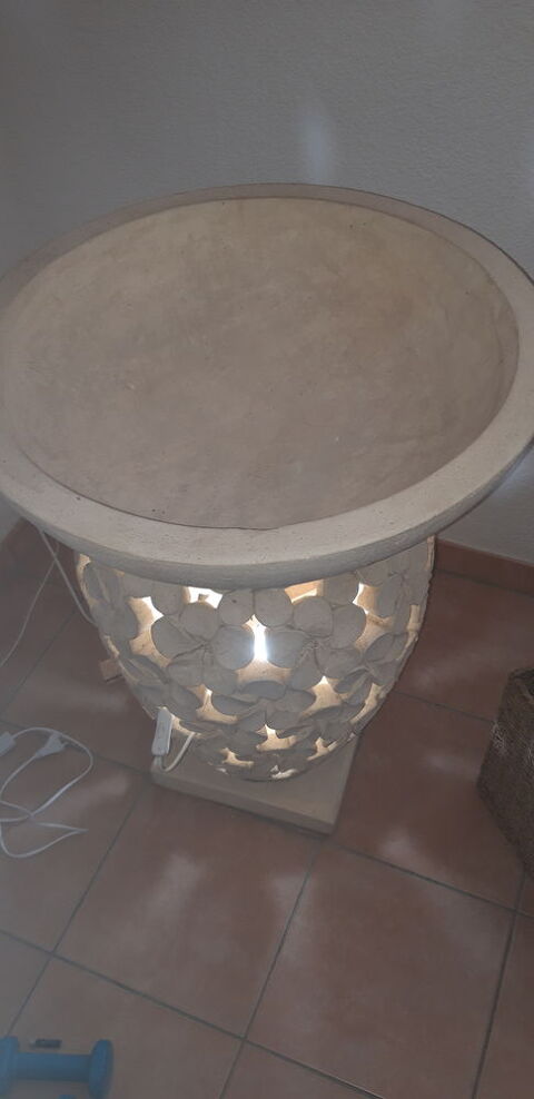 Vasque décorative intérieure ou extérieure
Lampe à poser  0 Le Gosier (97)