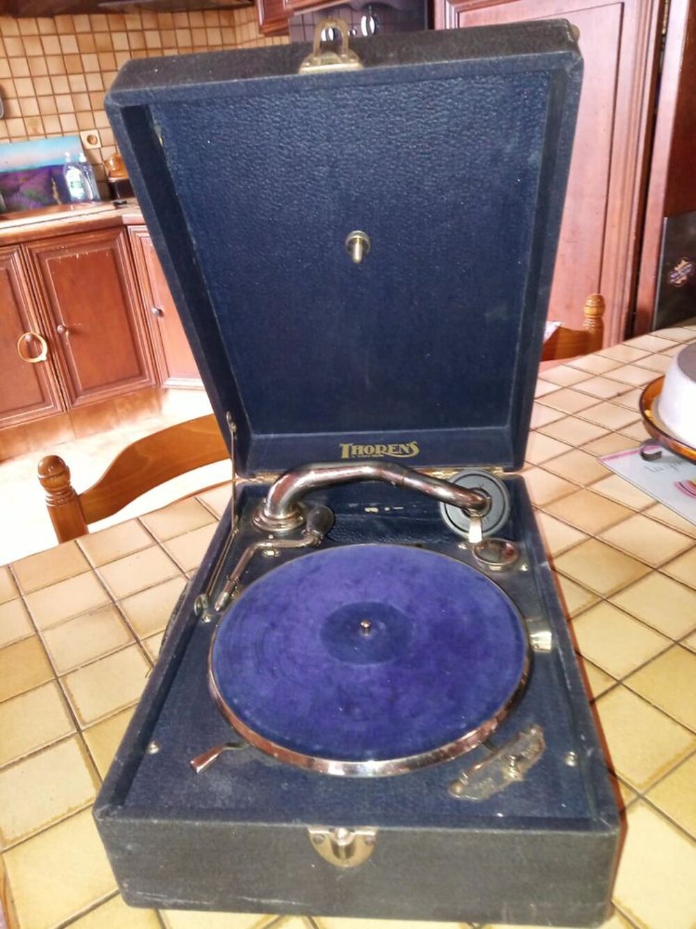 PHONOGRAPHE THORENS ( de marque SUISSE ) 