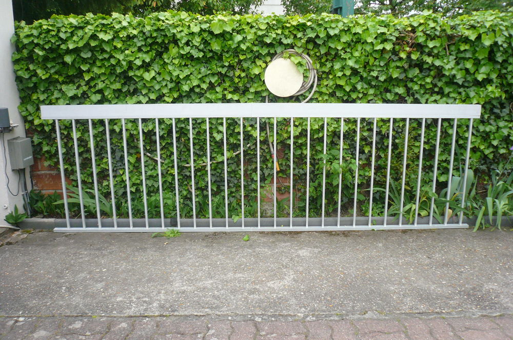 Garde-corps, barri&egrave;re, balustrade en aluminium Jardin