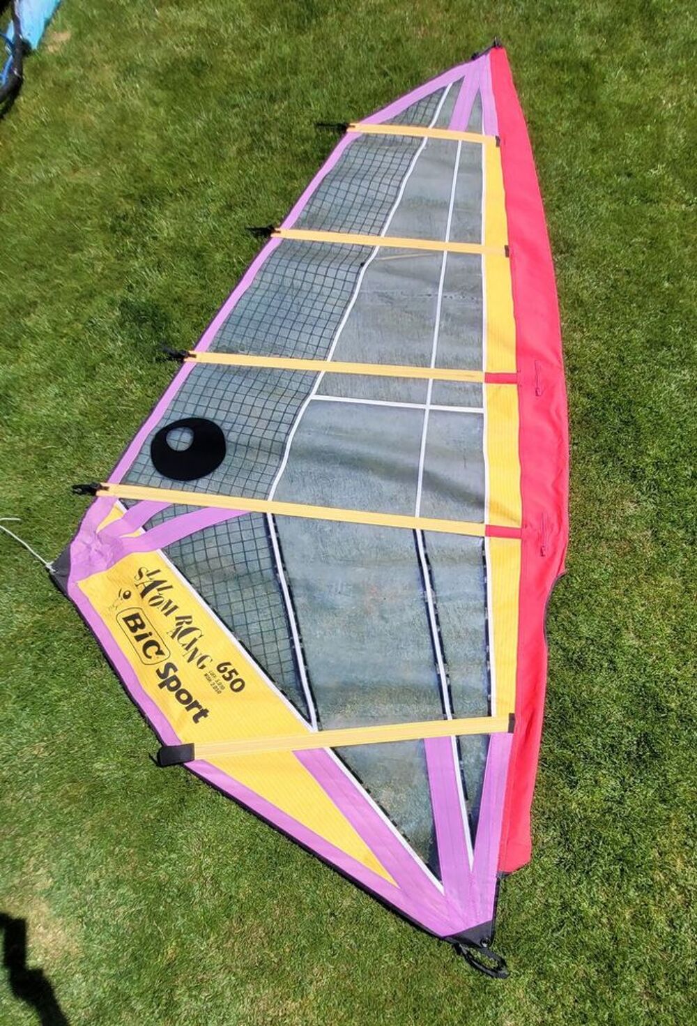 Planche Bic Astro Rock et 4 voiles Sports
