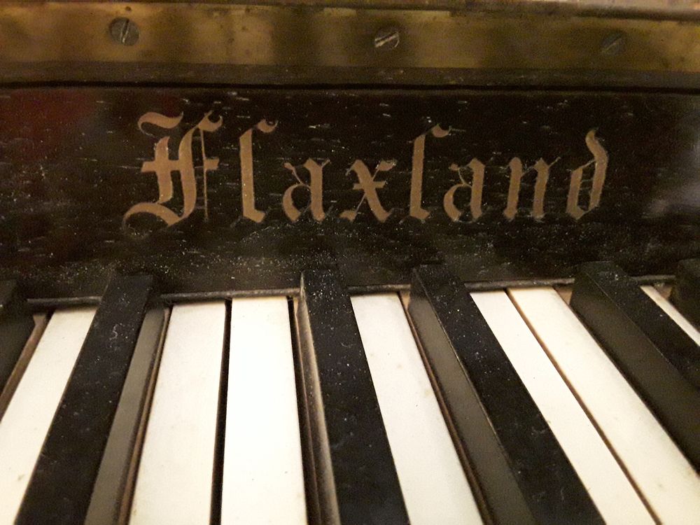 Piano droit Flaxland XIX &egrave;me 
Instruments de musique