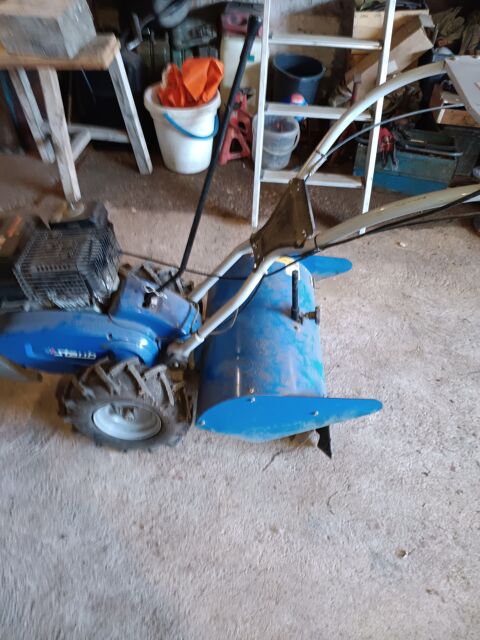 Moto bineuse 900 Saint-Est�phe (33)
