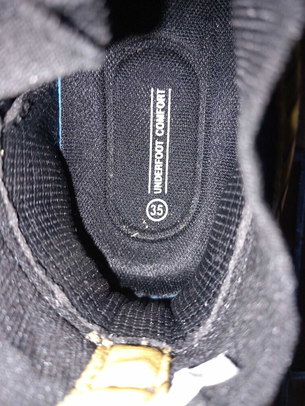 chaussures de foot a crampons Sports