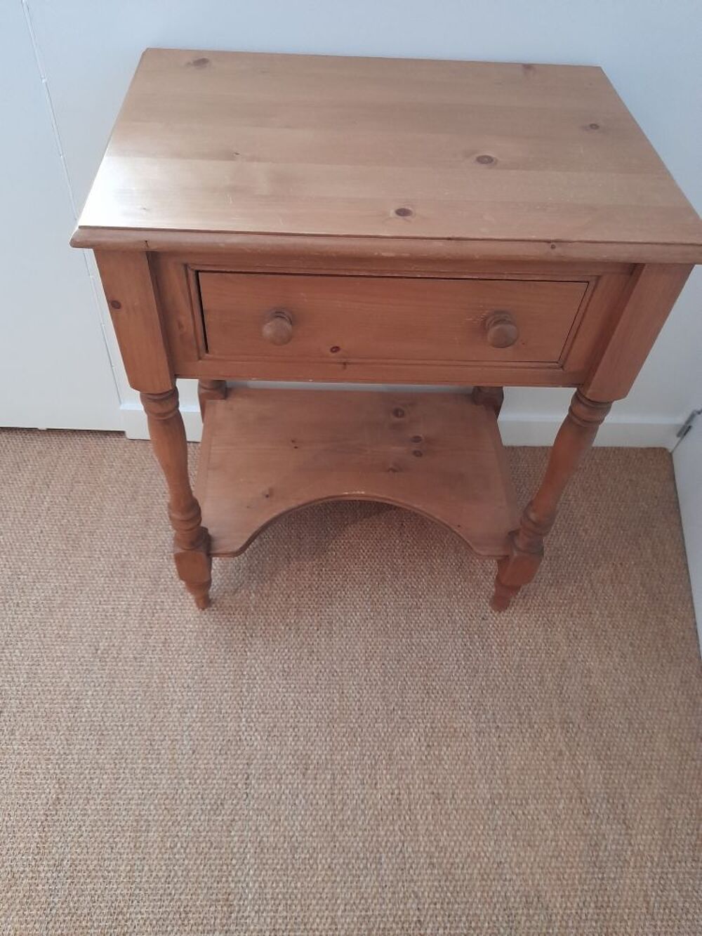 petite commode un tiroir et une &eacute;tag&egrave;re Meubles