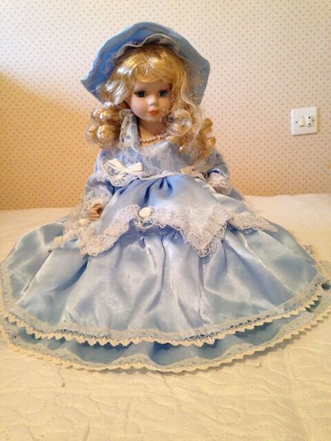 Poup�e en porcelaine 5 Ch�telaillon-Plage (17)