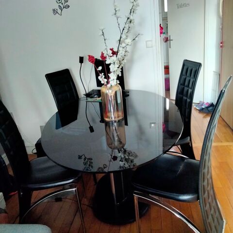 Table ovale en verre fumé +4 chaîne noire   200 Choisy-le-Roi (94)