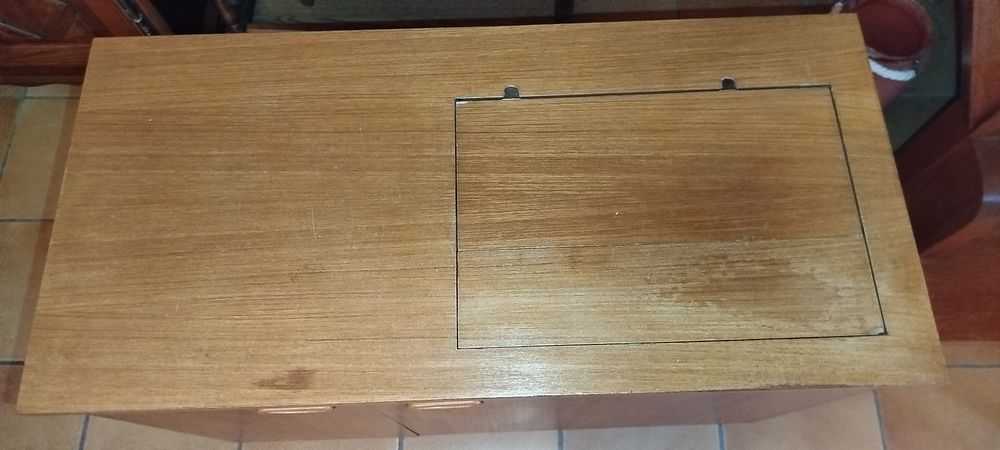 Meuble machine &agrave; coudre Meubles