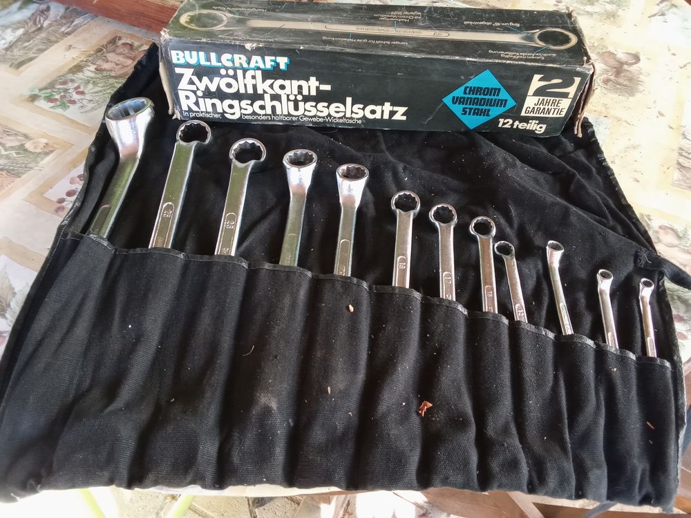 12 Cl&eacute;s &agrave; ?il polygonales 
Bricolage