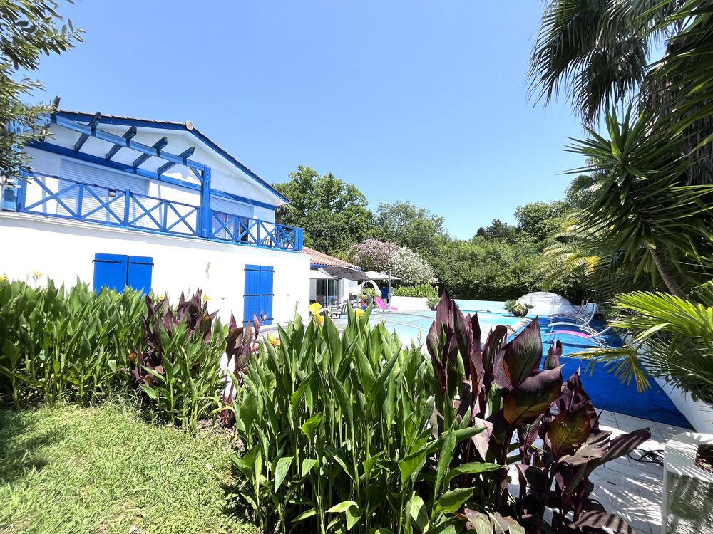 à vendre  Villa Saint-Pierre-d'Irube (64990)