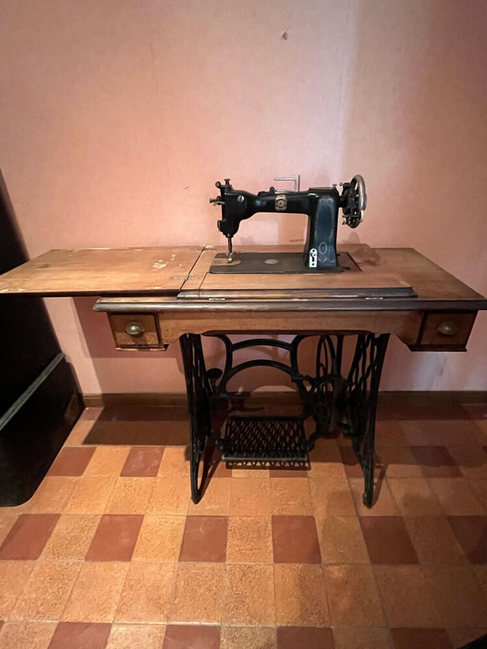 machine a coudre 1950LA FRANCAISE de type SINGER 