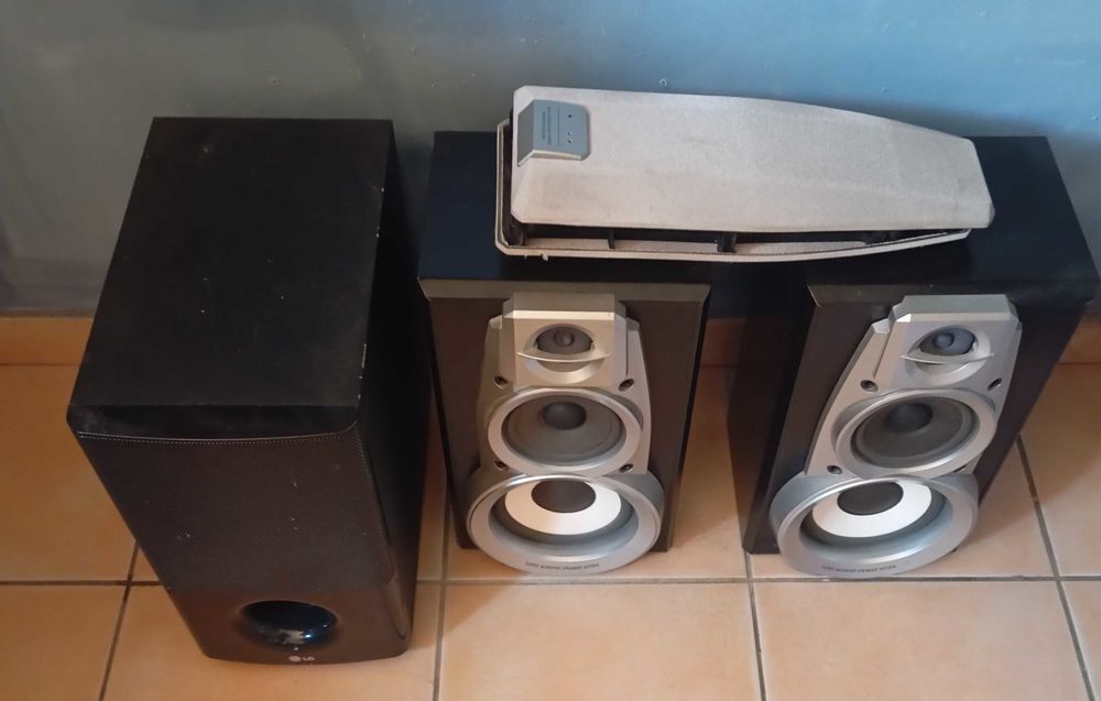 enceintes technics et caisson de basse LG Audio et hifi