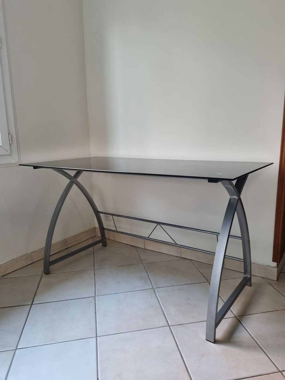Table de travail en verre tremp&eacute; noir Meubles