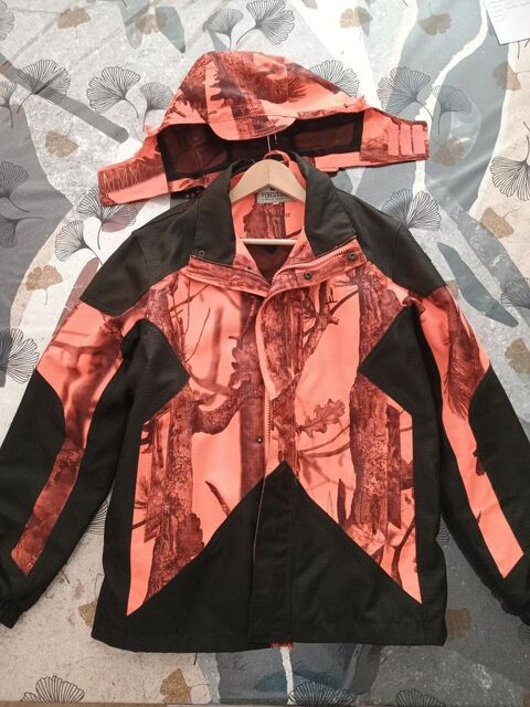 Veste de chasse  80 Marsac-sur-l'Isle (24)