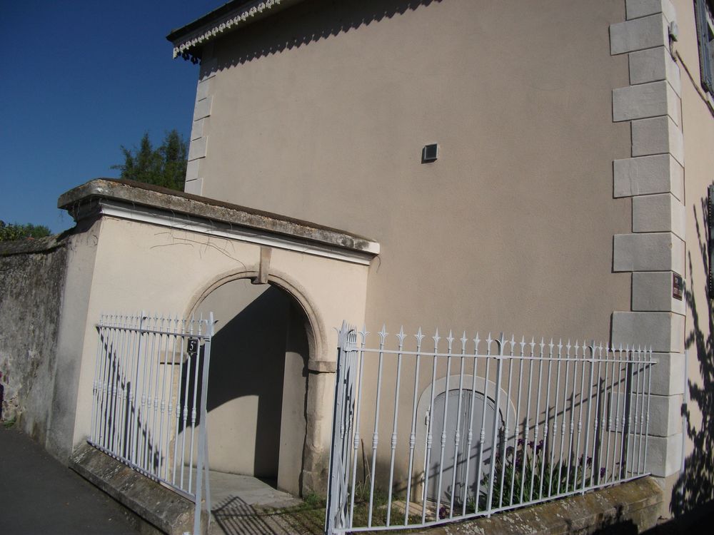 Location Appartement CONDRIEU, 3 PIECES PROCHE CENTRE Condrieu