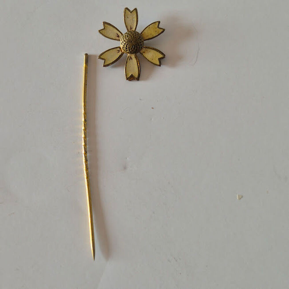 &Eacute;pingle Fleur Pour Cravate avec un message : je t' aime de t Bijoux et montres