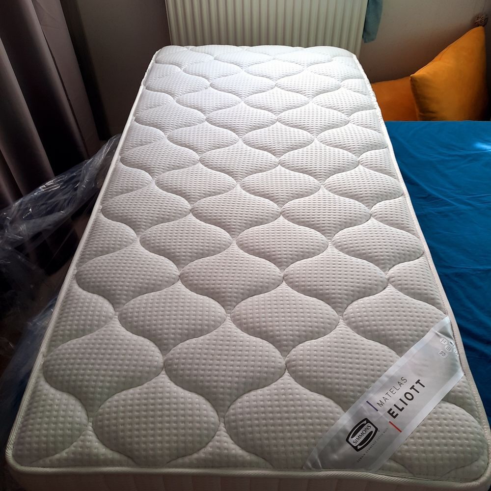 matelas comme neuf une personne Meubles