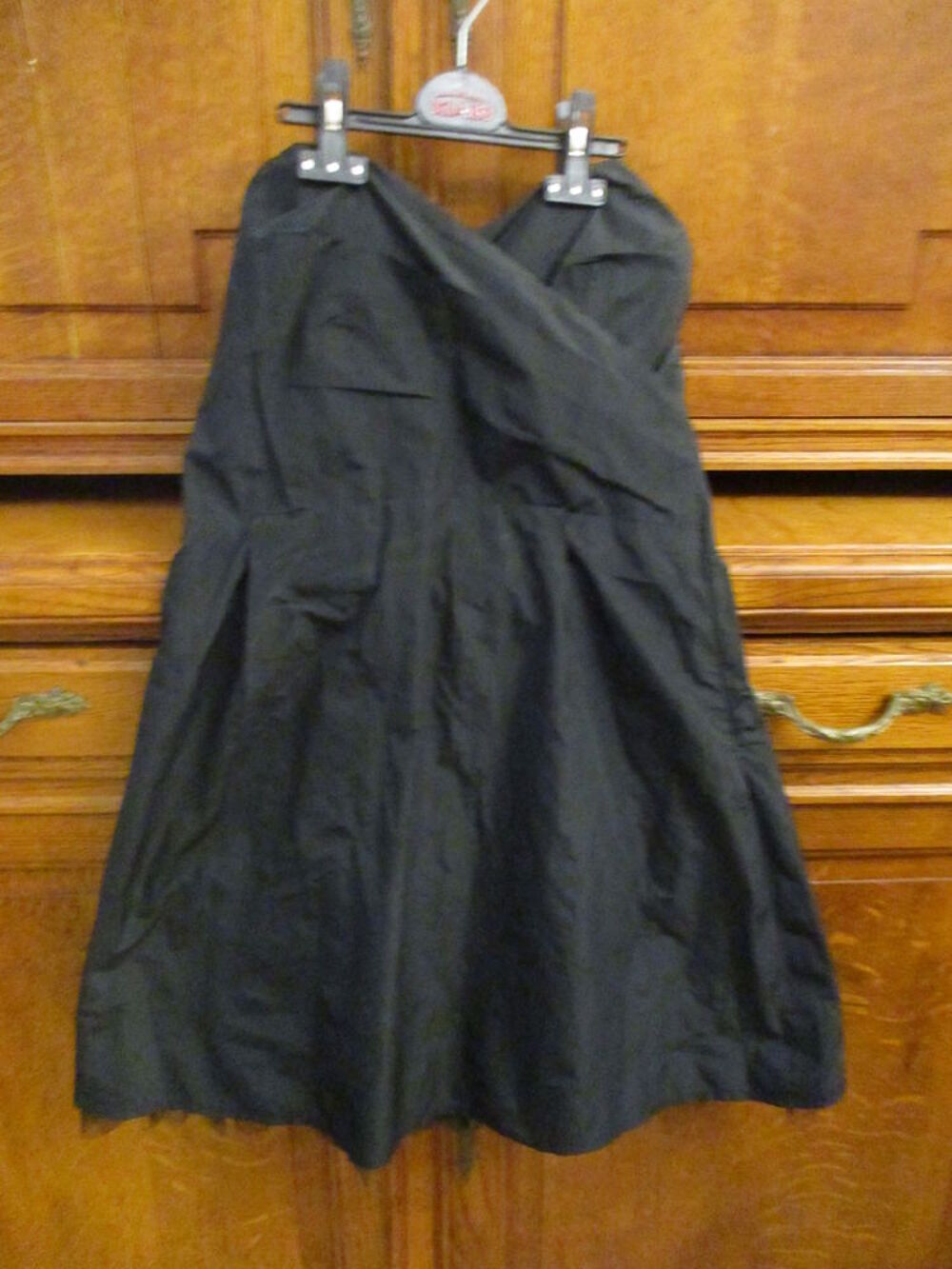 - lot de 3 robes diff&eacute;rentes 36/38 en tr&egrave;s bon &eacute;tat Vêtements