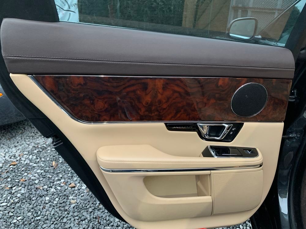 XJ V6 3.0 - 275 Diesel Luxe Premium Empattement Court A 2015 occasion 59310 Auchy-lez-Orchies