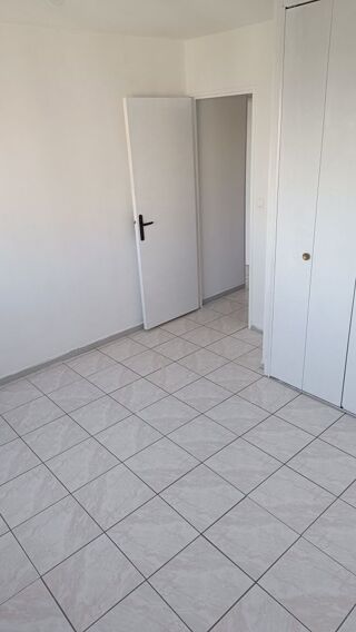  Appartement � louer 2 pi�ces 35 m� N�mes