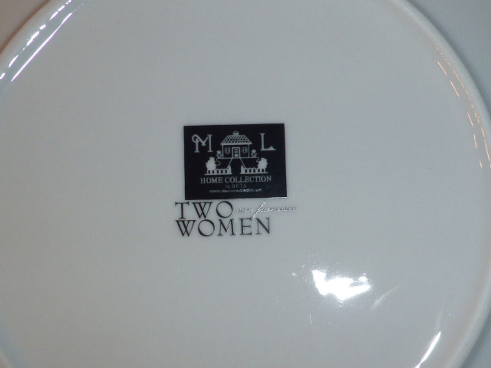 Grand D&eacute;jeuner Paris ML Home Collection Two Women Cuisine
