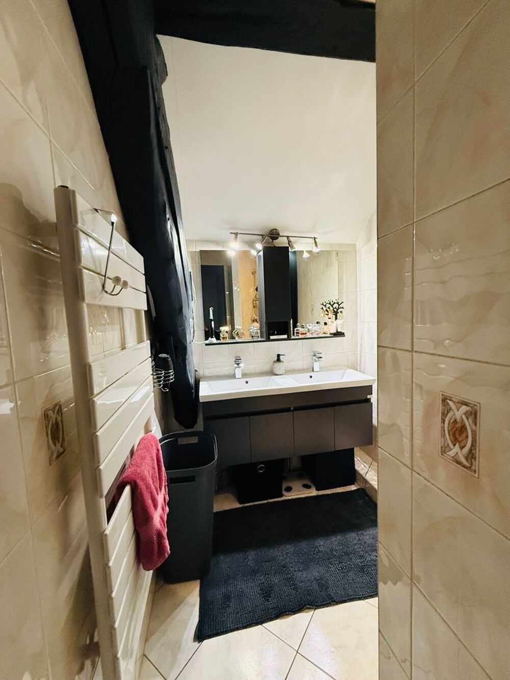 Vente Maison Maison 8 pièces 226m2 Charmentray