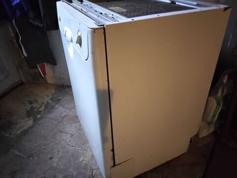 Lave vaisselle Indesit  12 couverts 150 Luzy-sur-Marne (52)