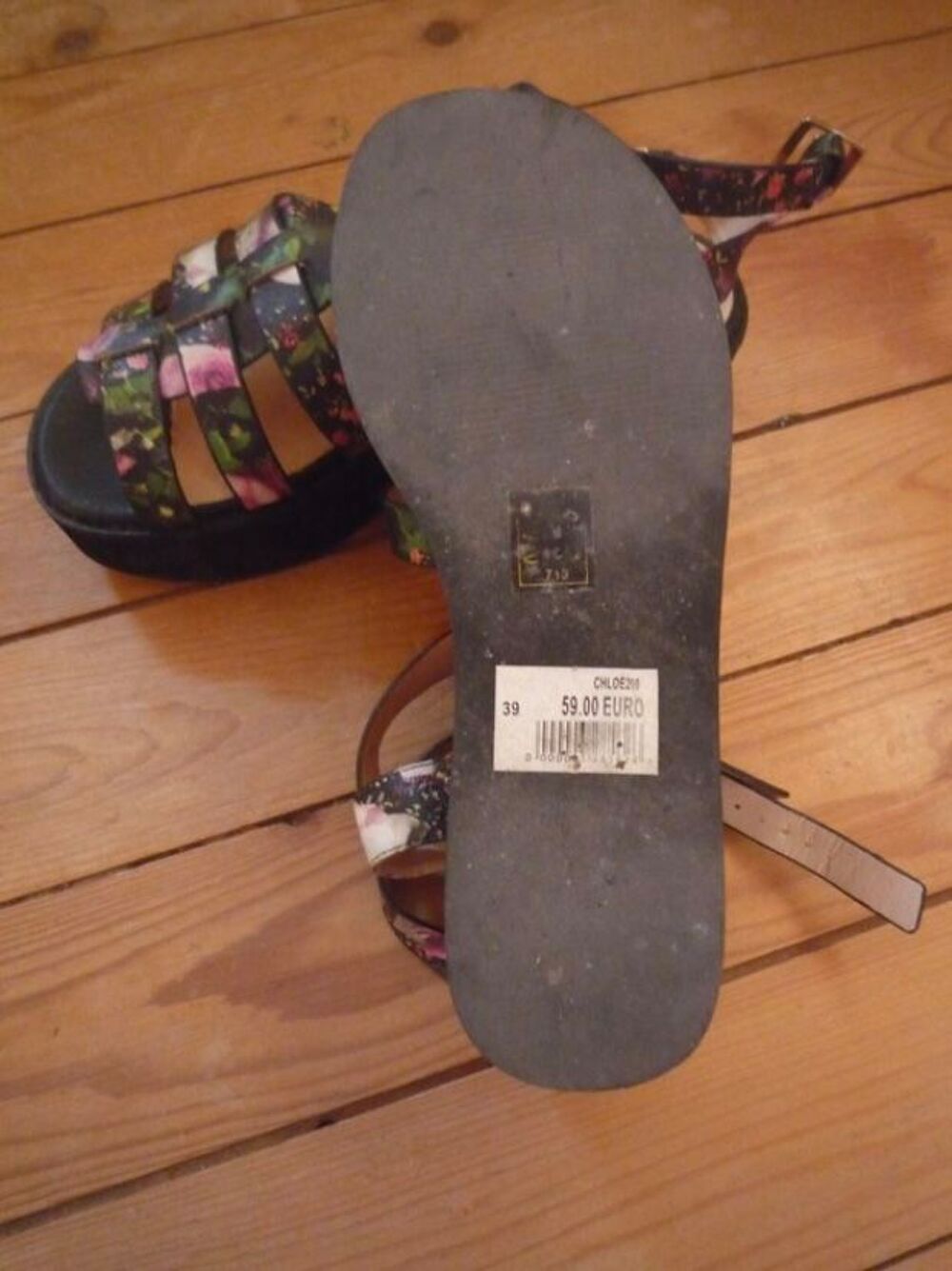 Sandales fleuries &agrave; semelles compens&eacute;es TEXTO Chaussures