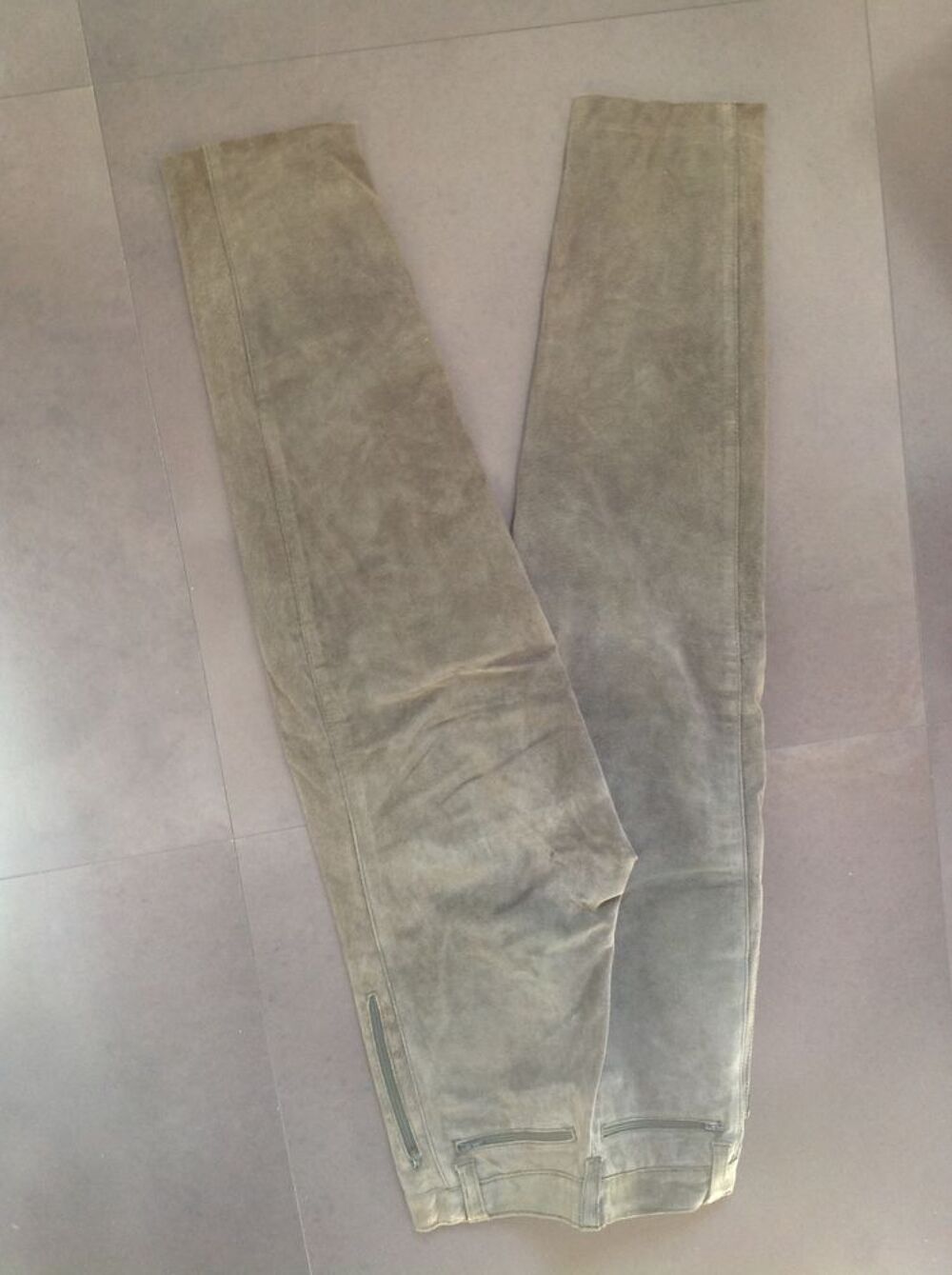 Pantalon en daim vert Vêtements