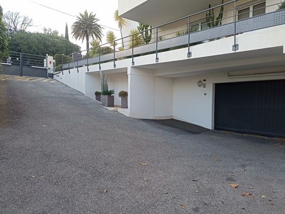 Location Parking/Garage Parking en sous-sol La Serinette Toulon Toulon