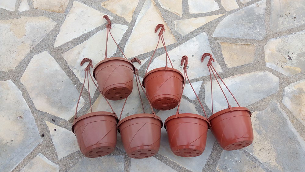 POTS DE FLEUR A SUSPENDRE Jardin
