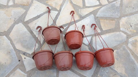 POTS DE FLEUR A SUSPENDRE 9 Thiais (94)
