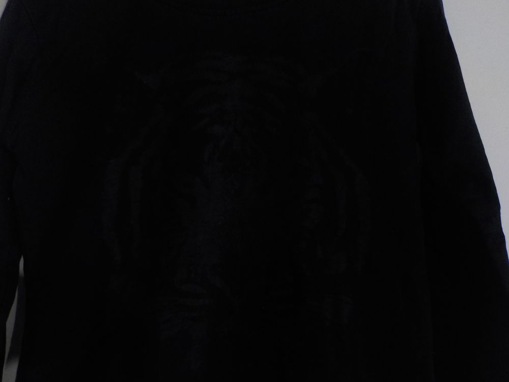 SWEAT FIN NOIR TETE DE TIGRE TON SUR TON MIM TAILLE XS Vêtements