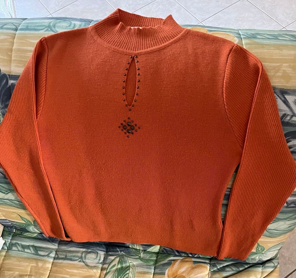 Pull femme taille 1 "&nbsp;un jour ailleurs&nbsp;" Vêtements