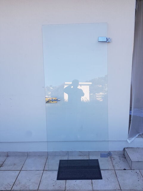 Porte en verre 197.5 x 84.50 x 6 mm       50 Euros 50 Mandelieu-la-Napoule (06)