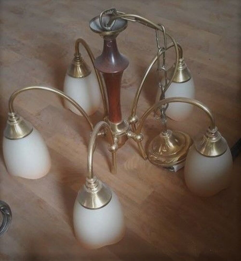 Lustre 5 branches en verre laiton et bois Décoration
